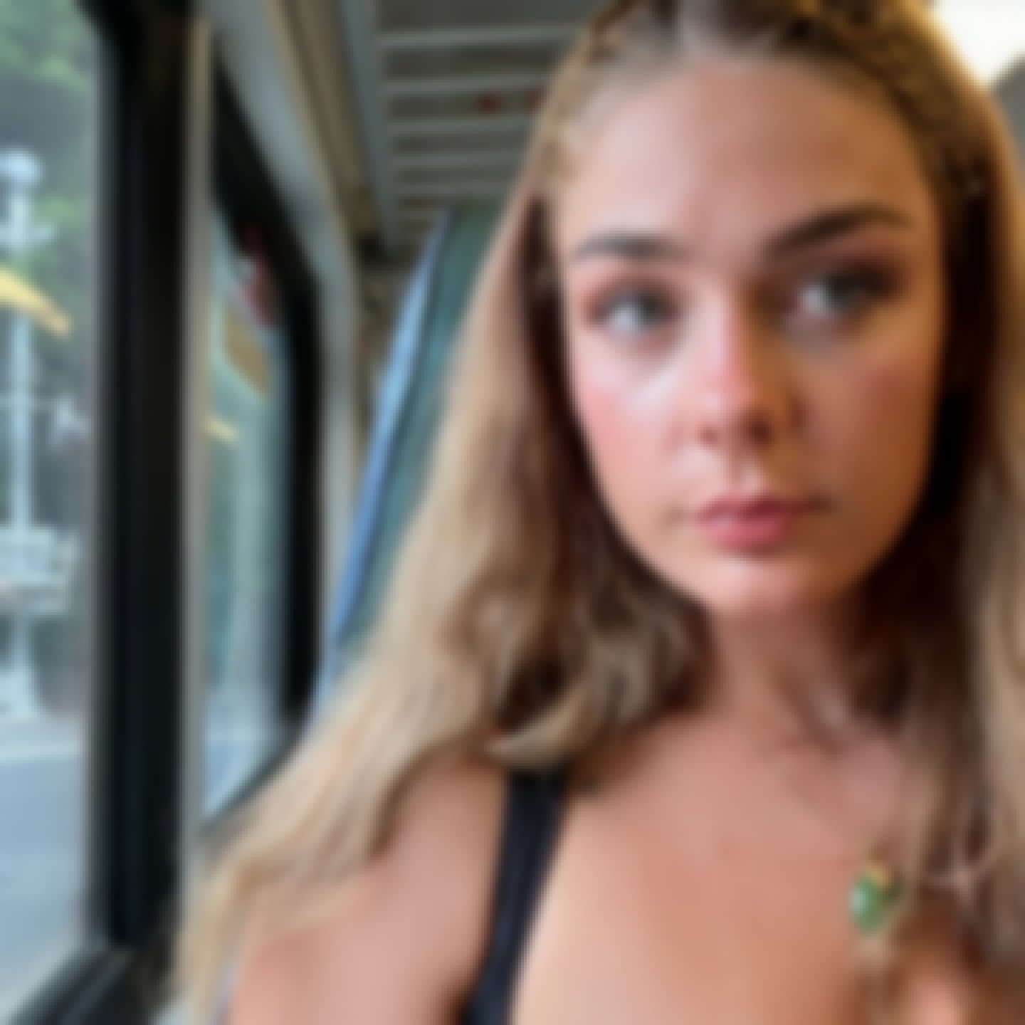 Azura Rose
