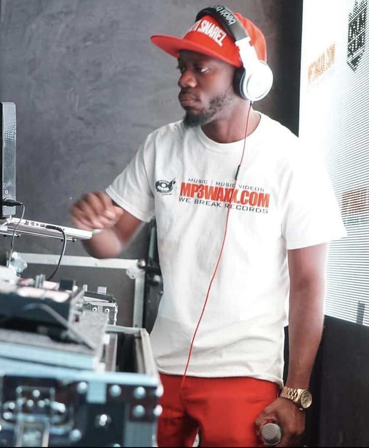 Dj Wade Banner