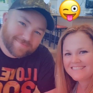 Faceless Couple Posts