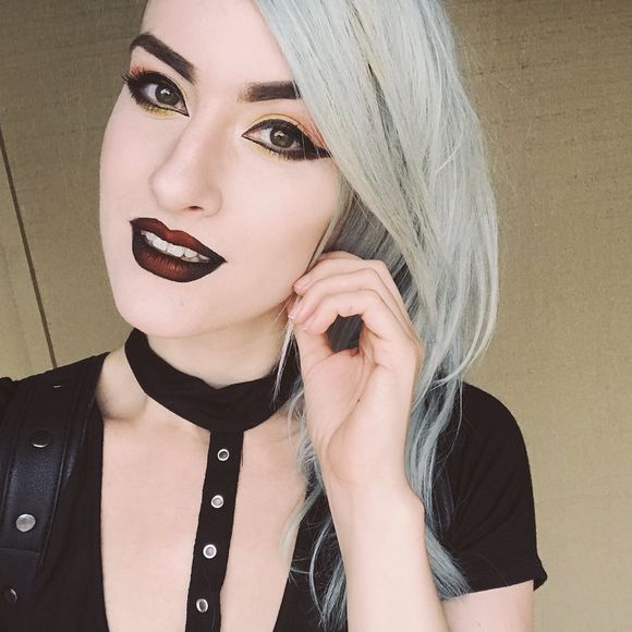 Hillary Pokket Nicole