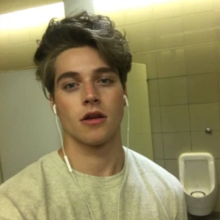 Hung Brit Lad