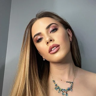 Julia Jay