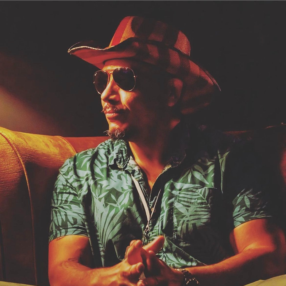 Luis J Gomez