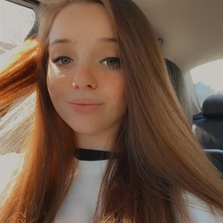 Lusty Busty Luna
