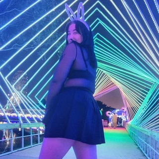 Lusty Busty Luna