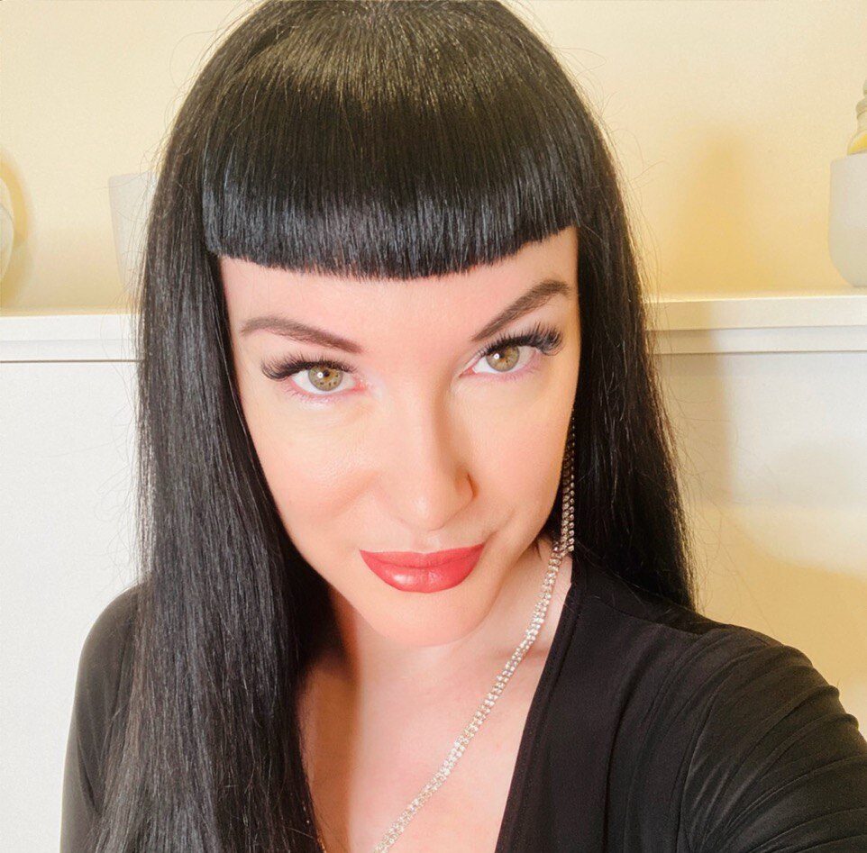 Madame Joy Mistress War