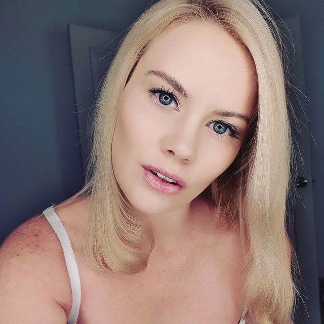 Miss Alana Wolfe
