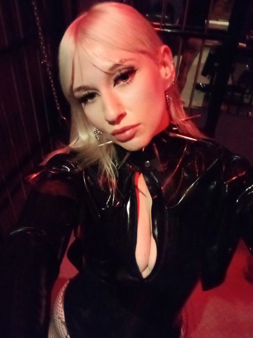 Mistress Ophelia Fatale