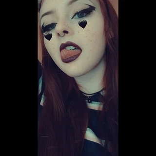 Ms Ashlee Benz