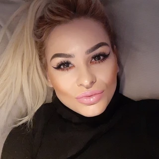 Nadia Love