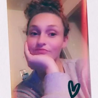 Naughty Bi Nikki