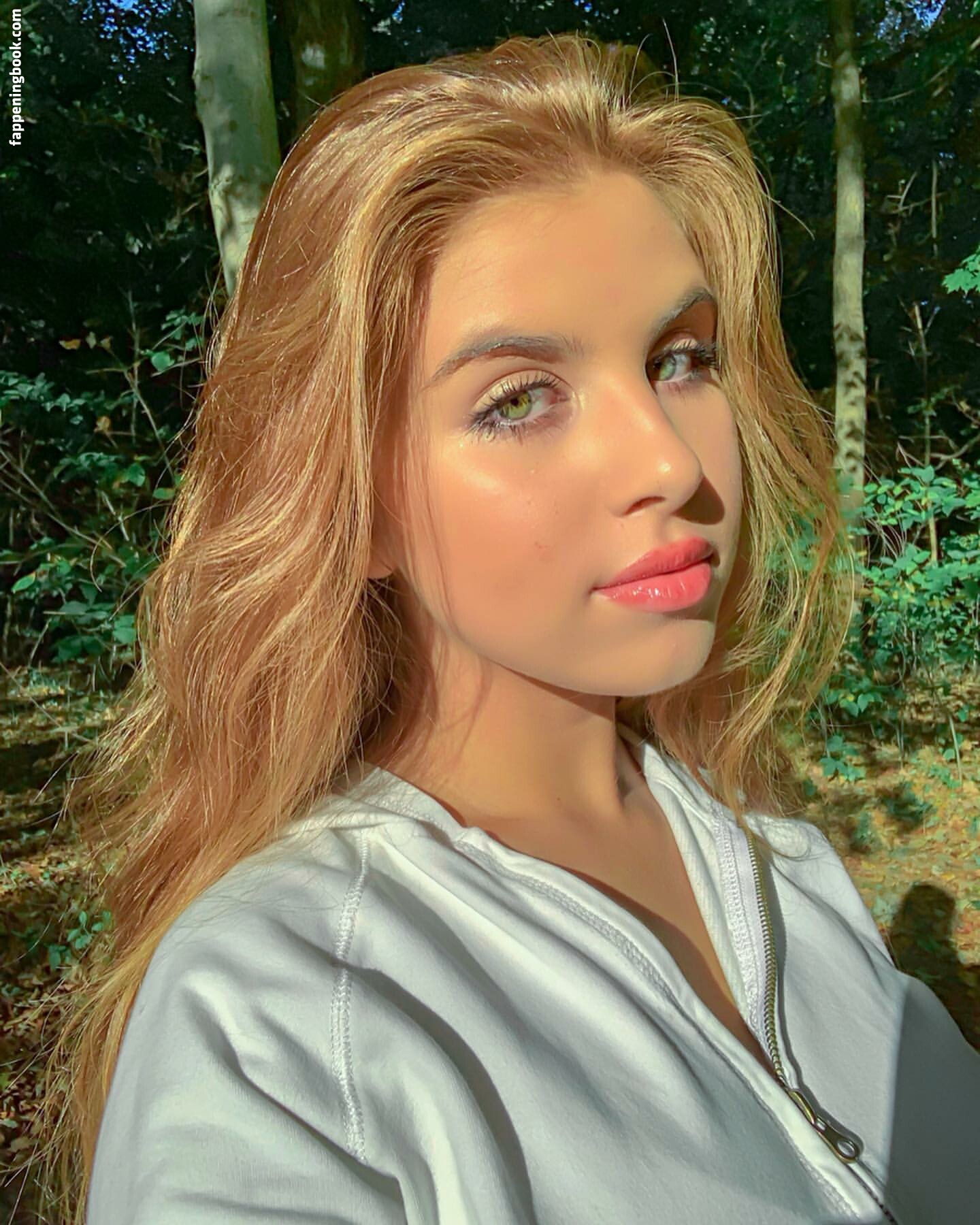 Samantha Ray