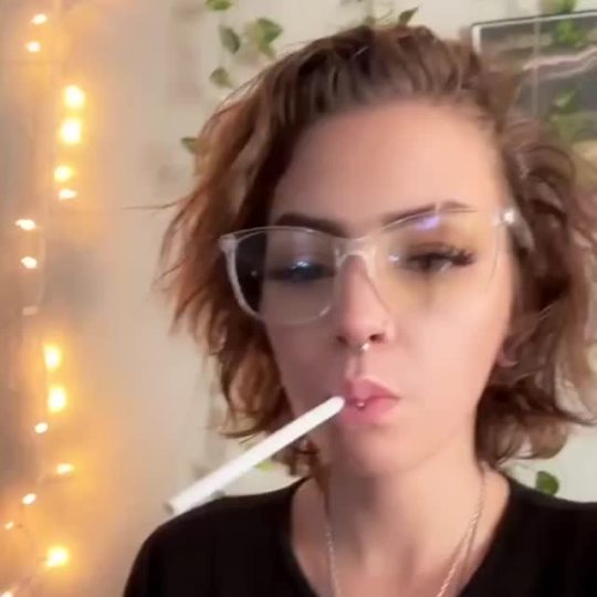 Smoking Beauty