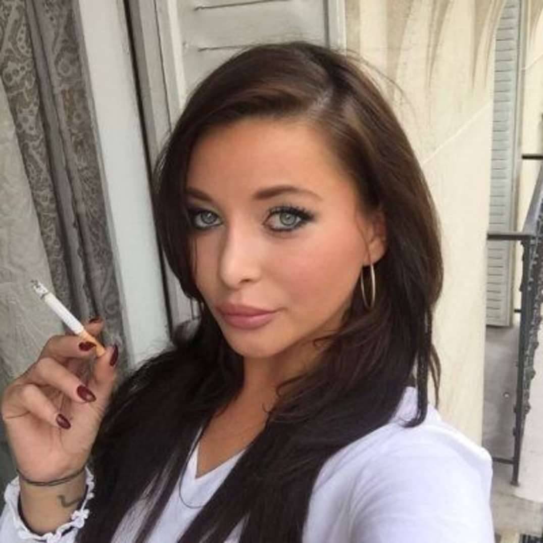 Smoking Beauty