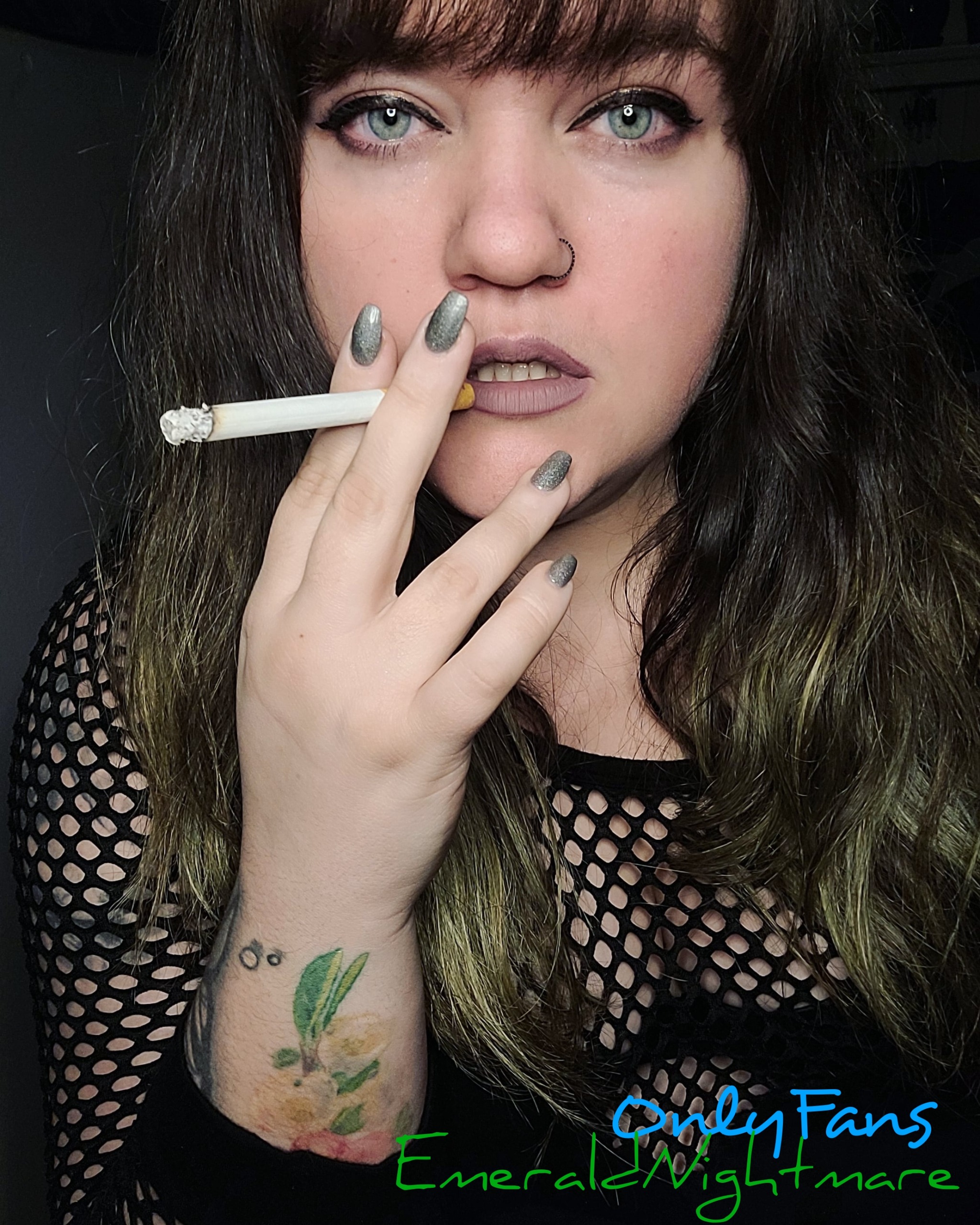 Smoking Beauty
