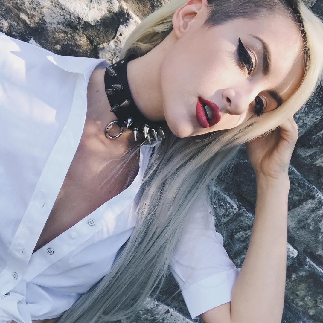 Hillary Pokket Nicole