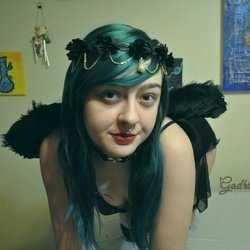 Queen Of The Hobbit Feet - OnlyFans Model Profile Picture